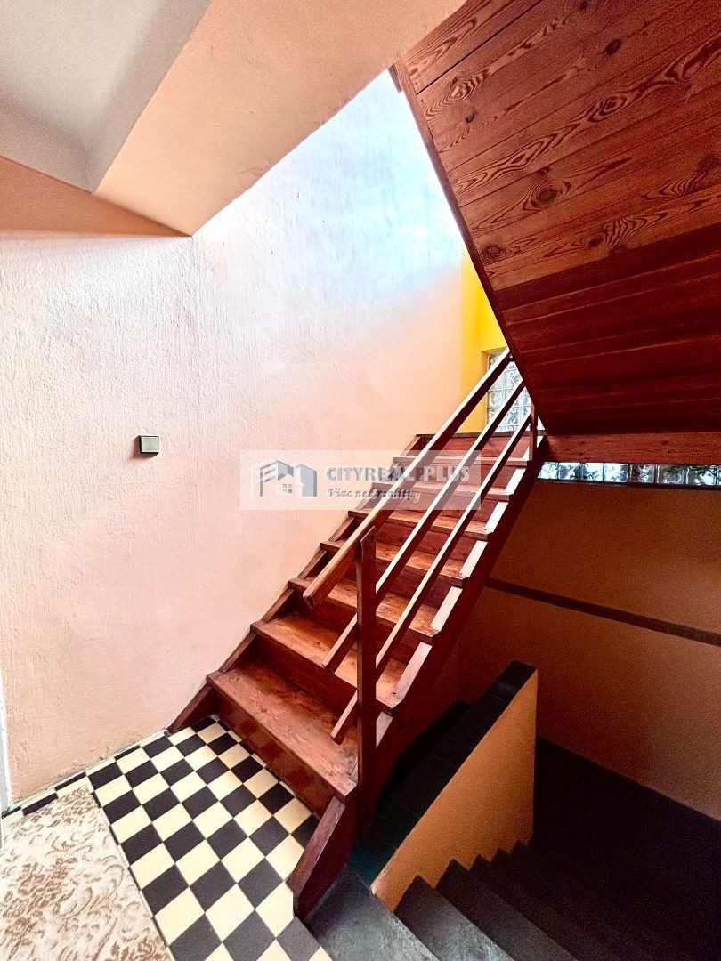 Ponúkame Vám na predaj 5 izbový rodinný dom v Hurbanove. - 5