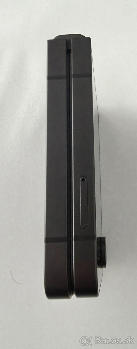 Samsung Galaxy Z Flip6 256 GB – Crafted Black – ako nový - 5