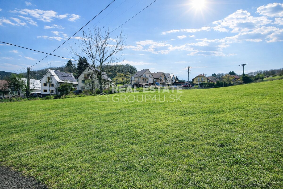 PREDAJ: Pozemok na výstavbu RD - Lysá p/M. - 5