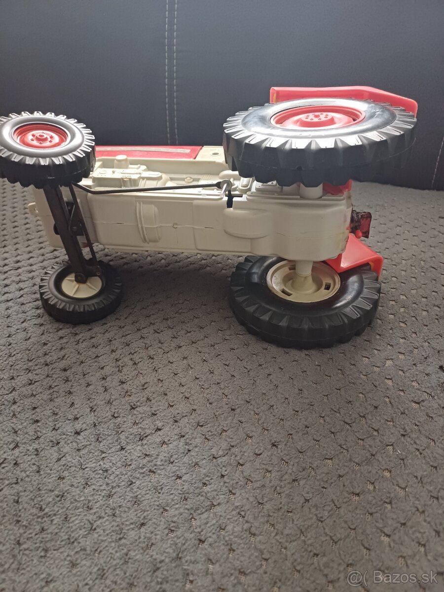 Predám traktor piko anker. - 5