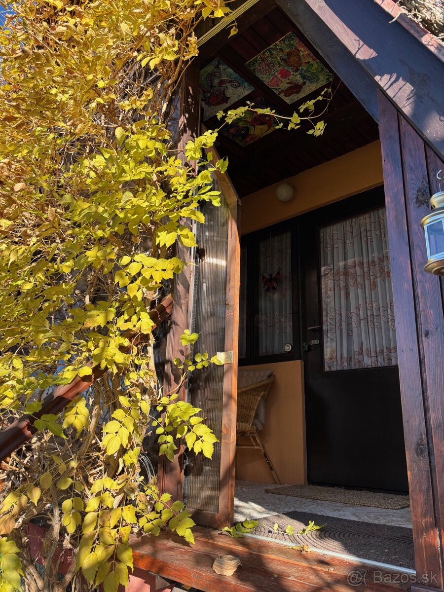 Stavebný pozemok s malou chatkou - 5