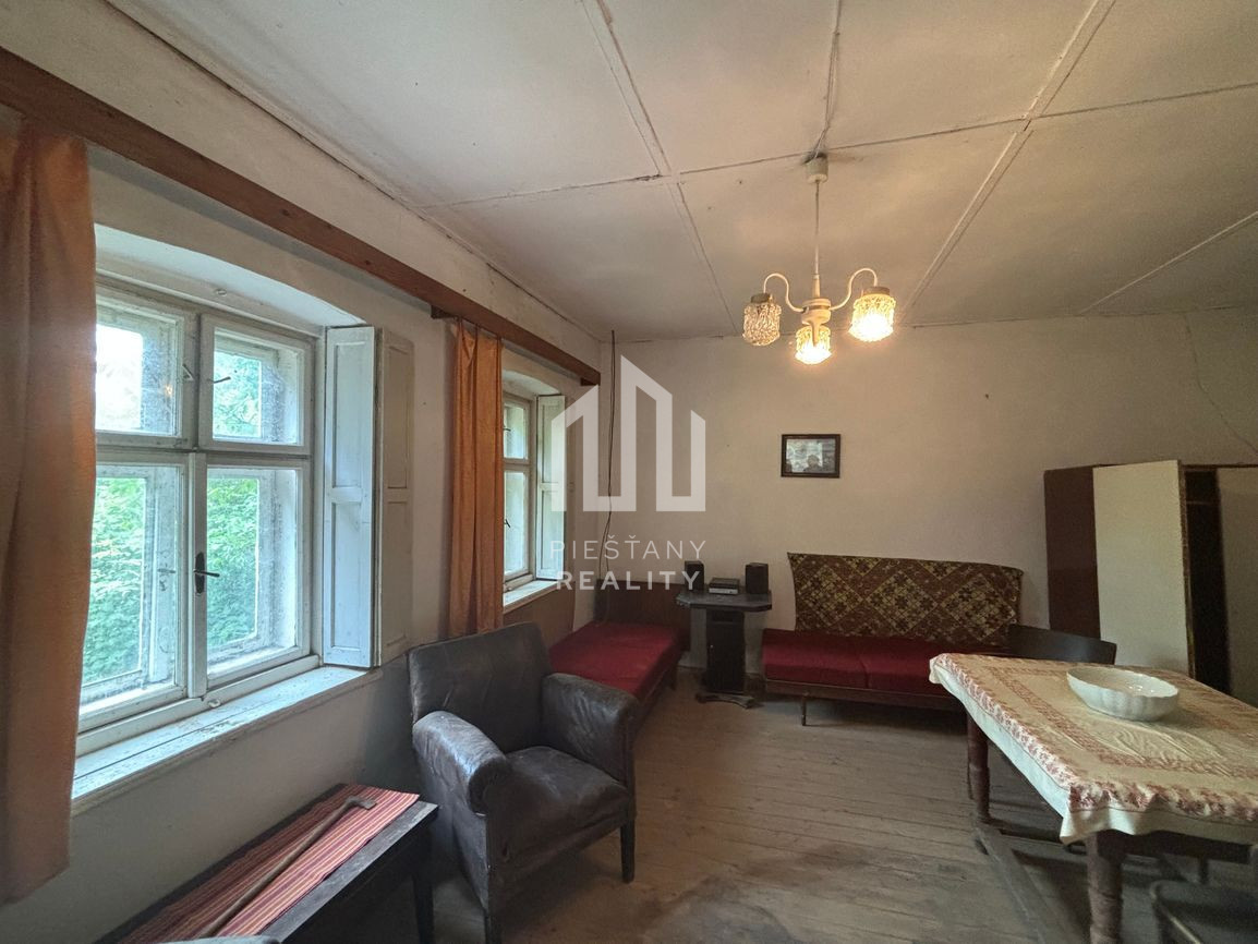 Predaj vidieckej chalupy s kúzlom minulosti v srdci kopaníc - 5