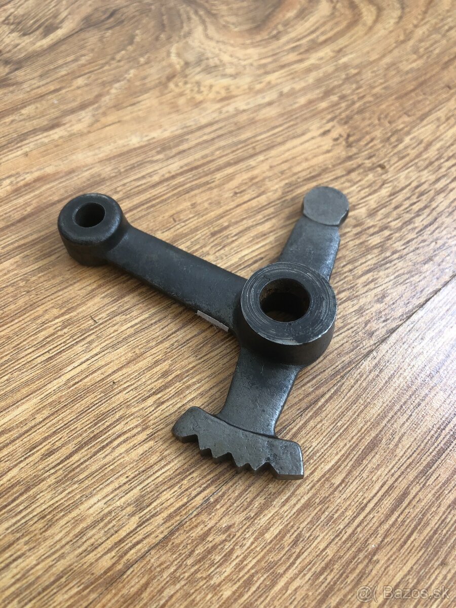 Predám náhradné diely na ČZ 125 T a ČZ 125 B - 5