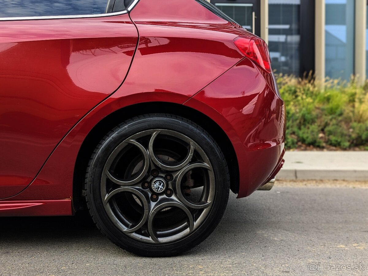 Alfa Romeo Giulietta (Rosso Maranello) - 5