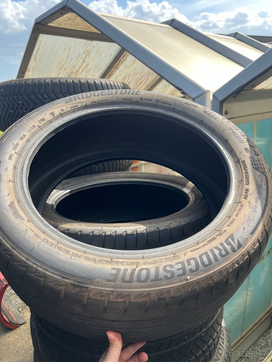 Letne pneu 255/45r19 - 5