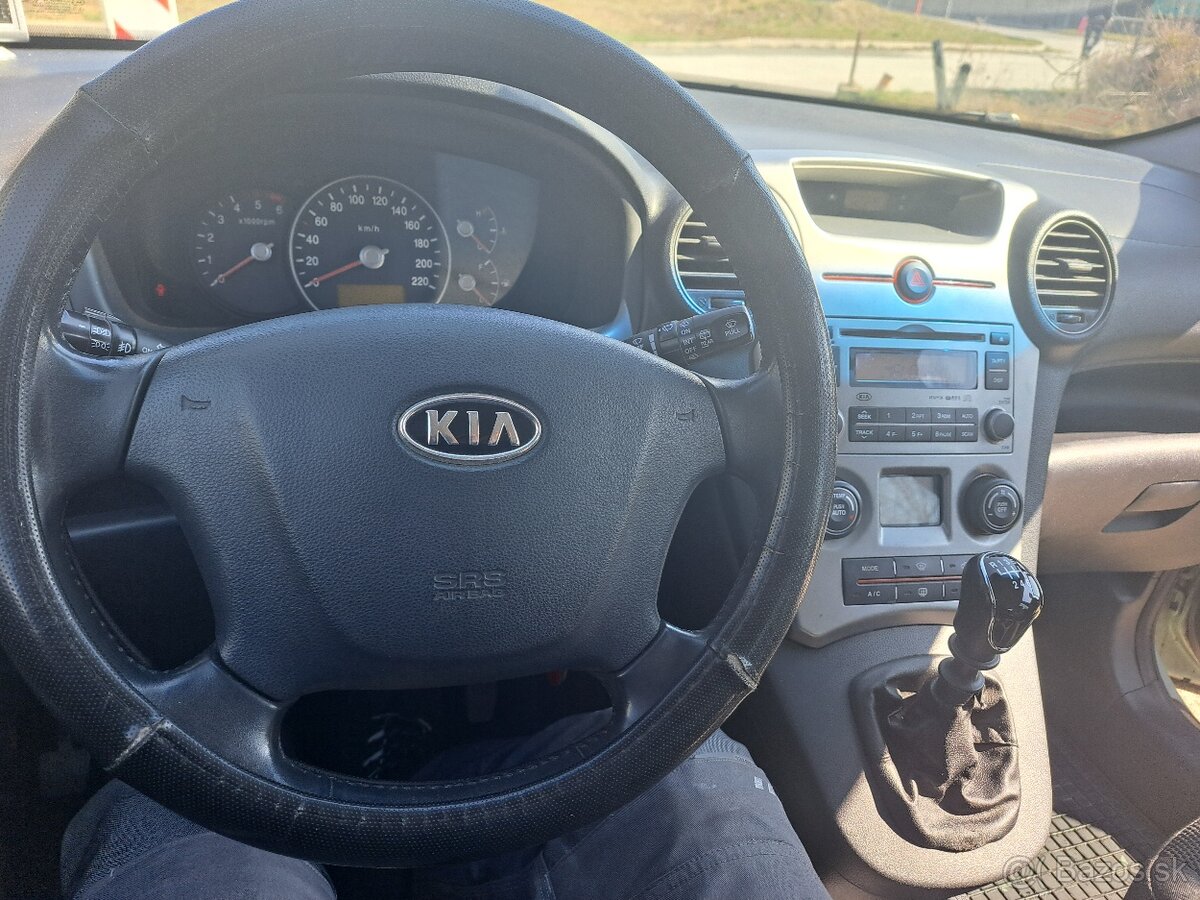 Kia Carens - 5