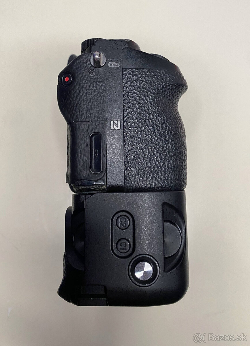 SONY A7S II + Booster + 2 Baterie - 5