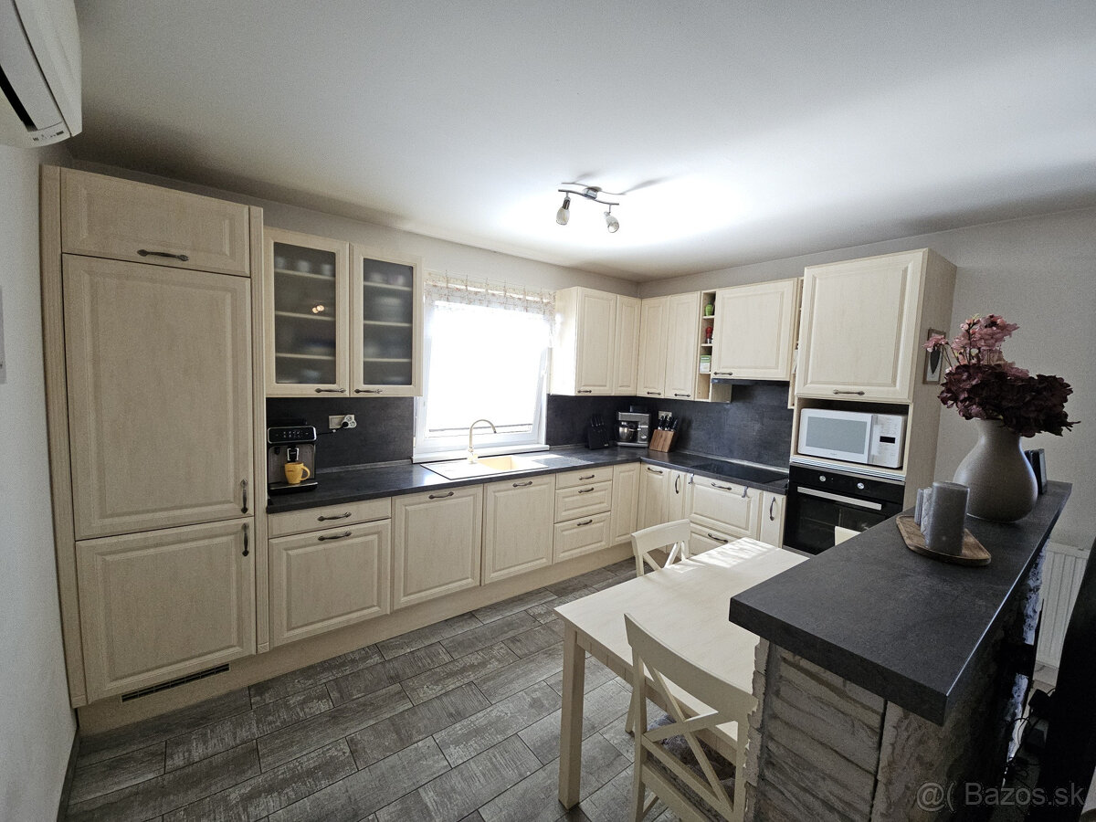 Samostatne stojaci nízkoenergetický 4 izbový bungalov v Most - 5