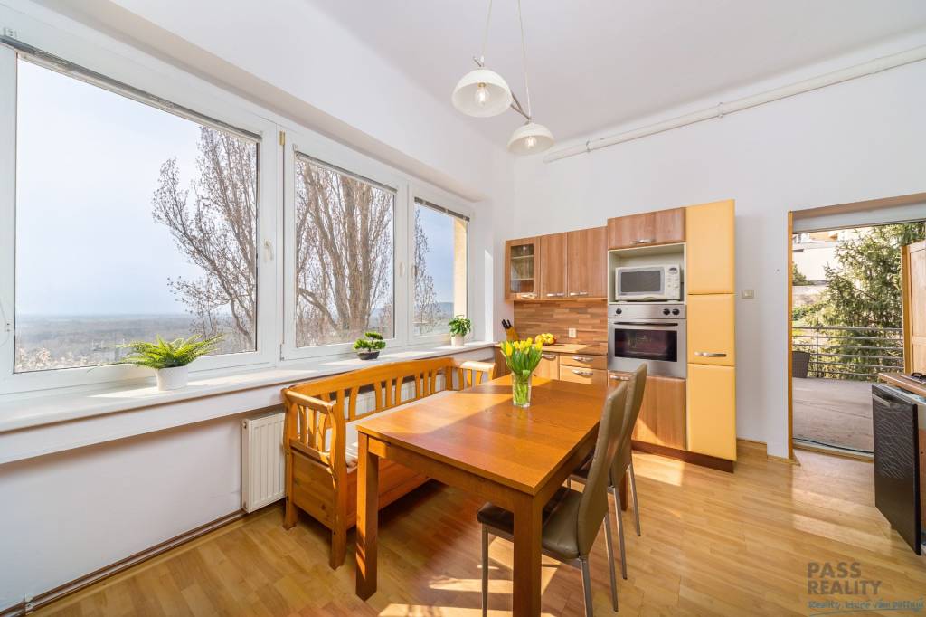 NA PREDAJ veľký 1 izbový byt s impozantnými výhľadmi na hrad - 5