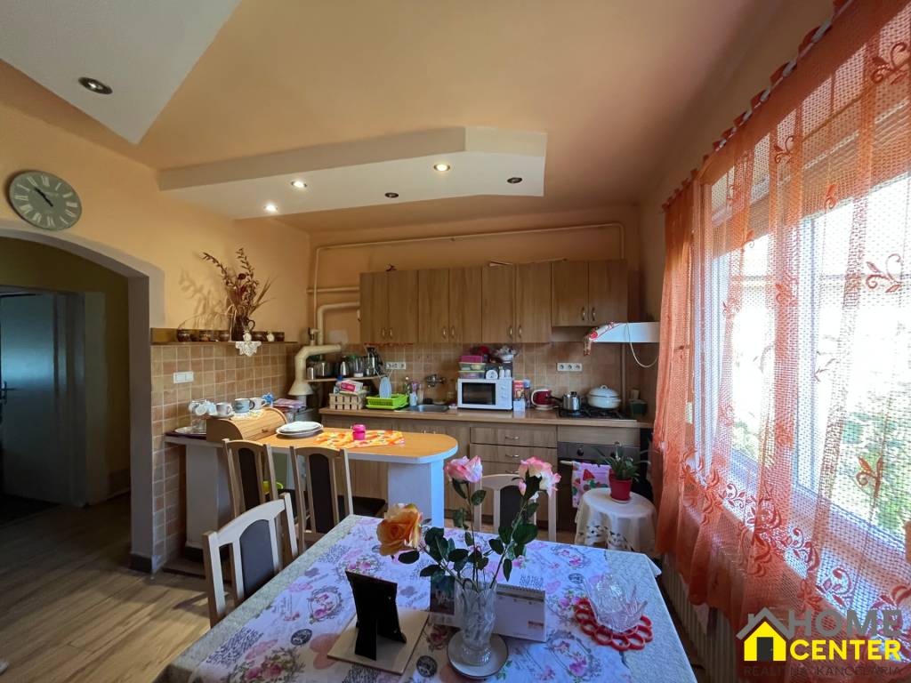 EXKLUSÍVNY PREDAJ 2 izb. rod.domu na 6,5 árovom pozemku,Zemi - 5