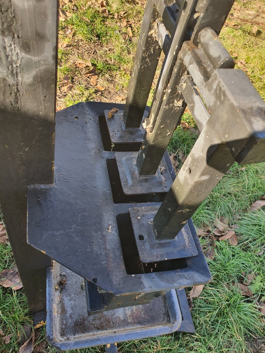 Rucny lis na brikety - 5