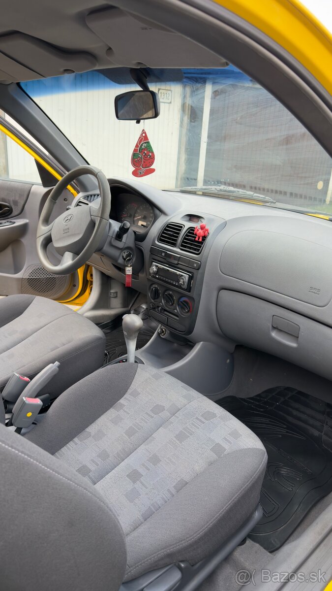 Hyundai Accent automat - 5