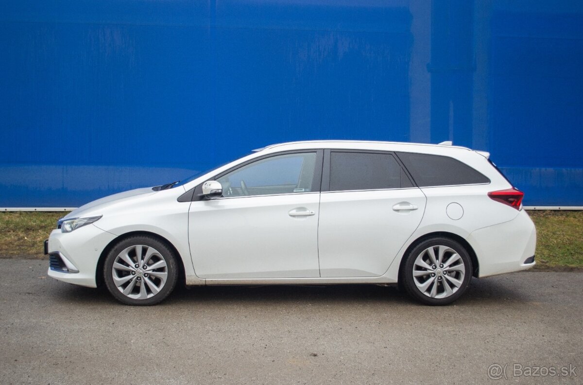 Toyota Auris 1.6 l D-4D - 5