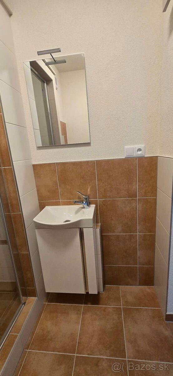 Predám zrekonštruovanú garsónku s loggiou - 5