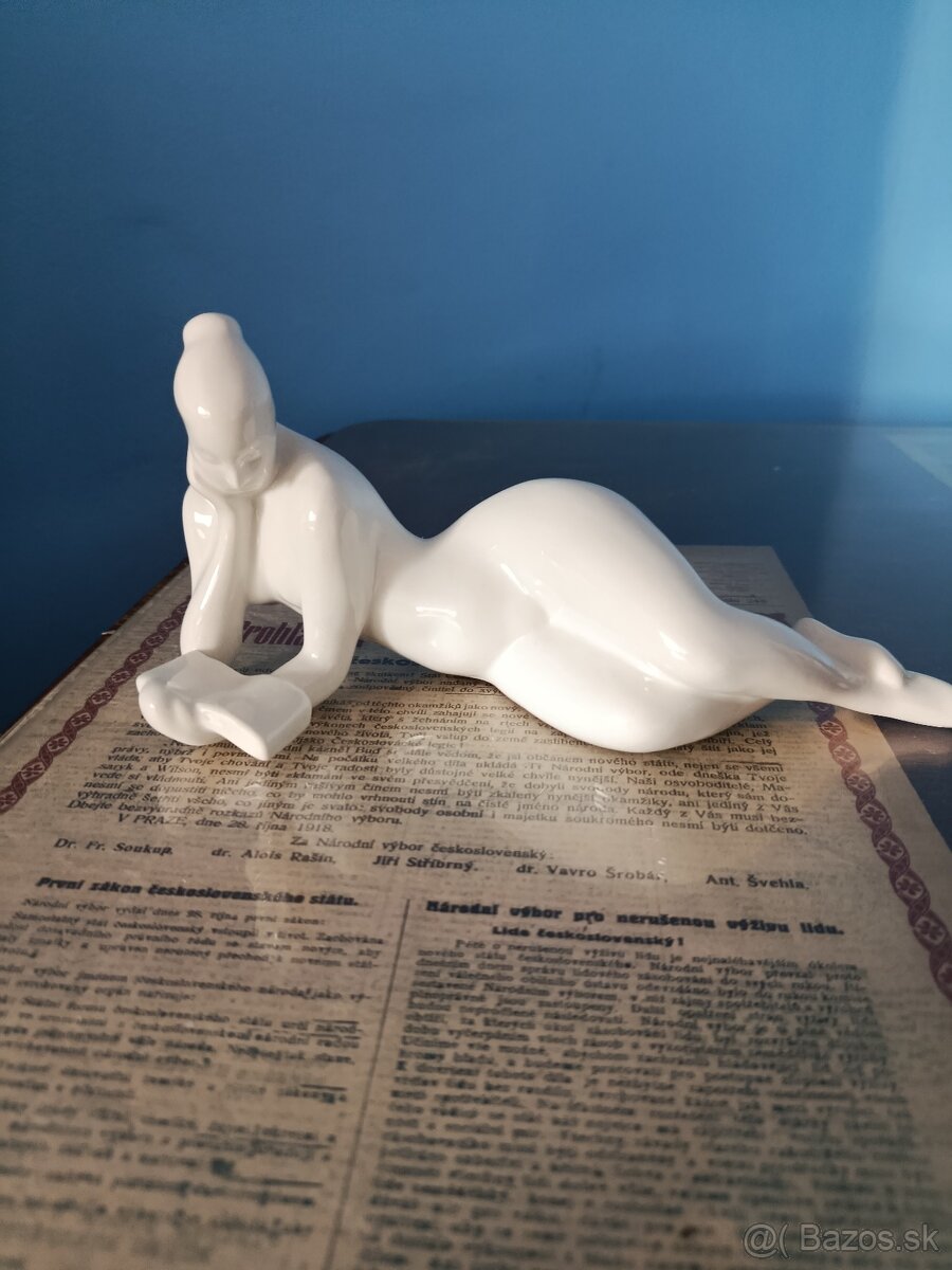 Čtenářka vyrobeno v Royal Dux - 5