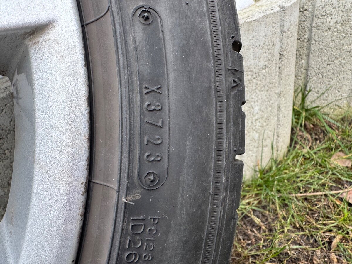 225/45R17 - 5