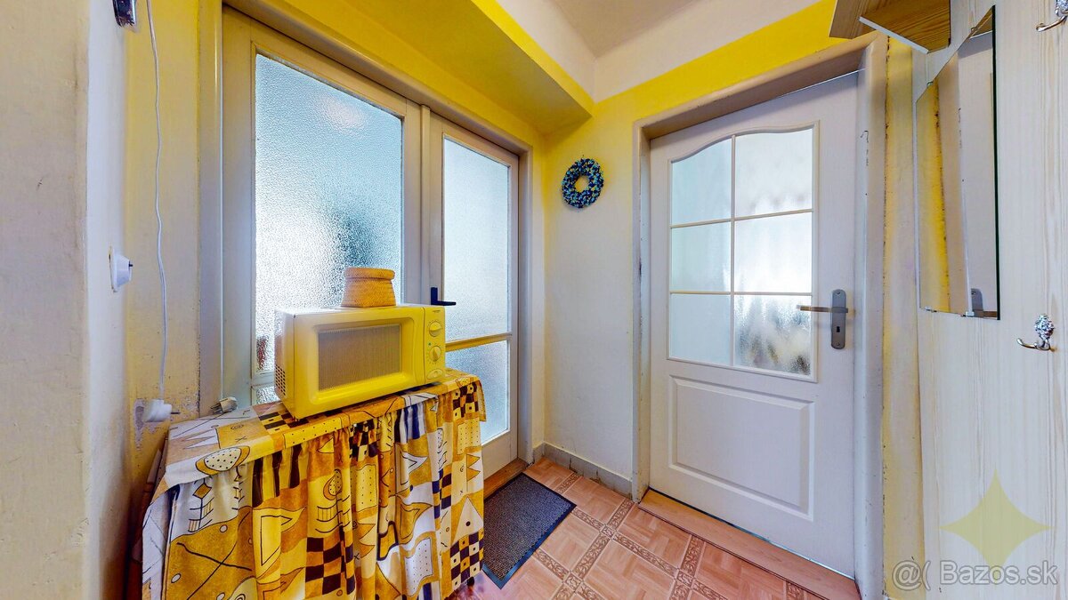 Na predaj 3-izbový byt v Cinobani časť Katarínska Huta, ul. - 5