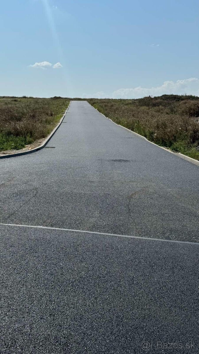 STAVEBNÉ POZEMKY v obci ZVONČÍN len 8 km od Trnavy,všetky IS - 5