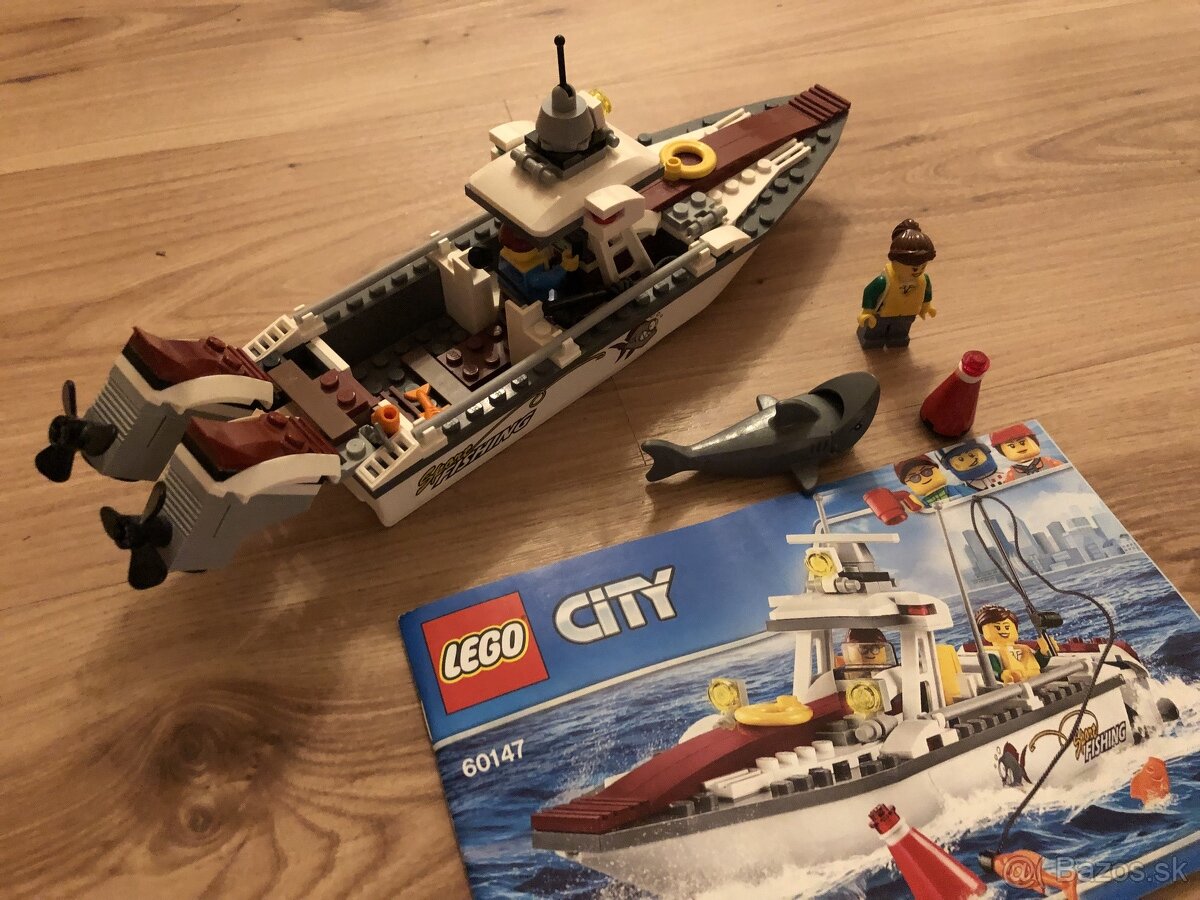 Lego CITY 60147 - Motorovy čln - pláva na vode - 5