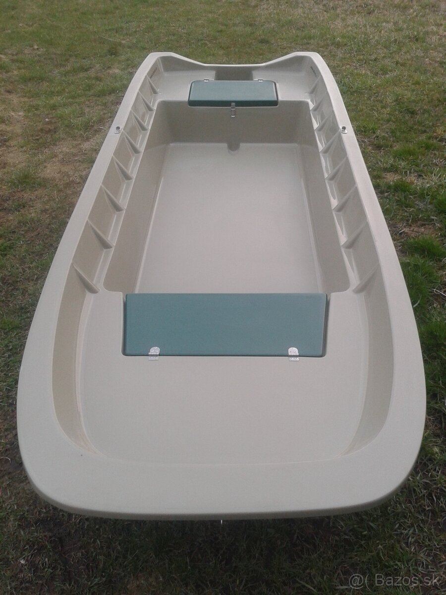 Rybársky čln, pramica, loď Ka 330 - 5