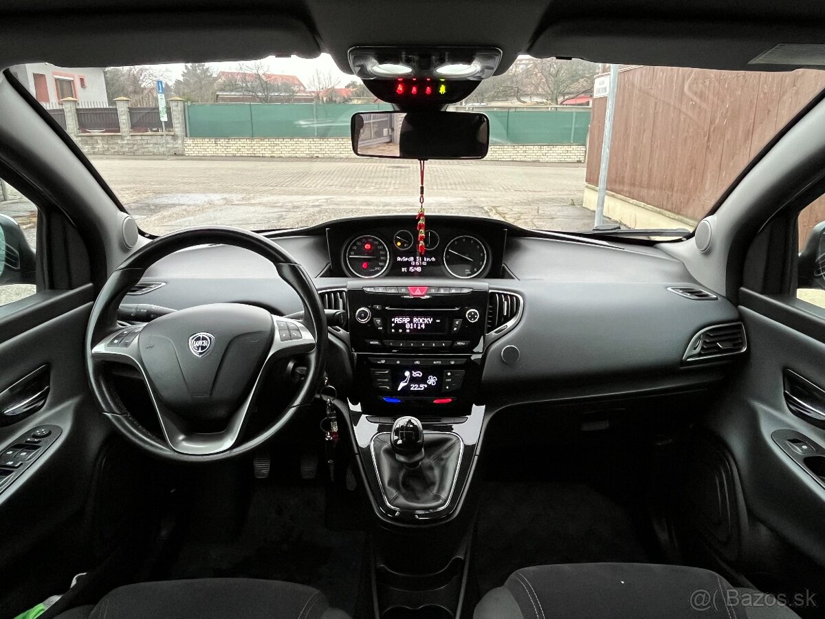 Lancia Ypsilon Gold 1.2i - 5