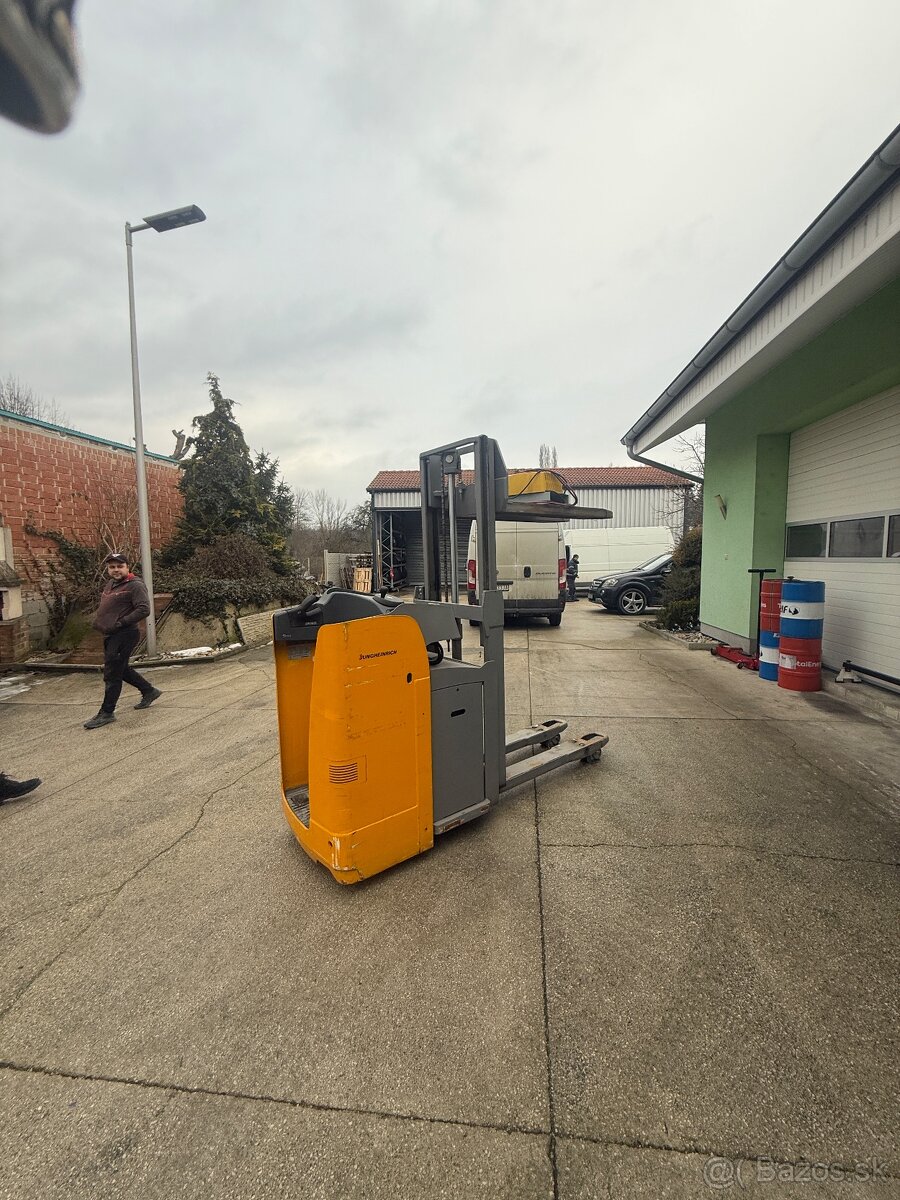 Jungheinrich ESD 120 - 5