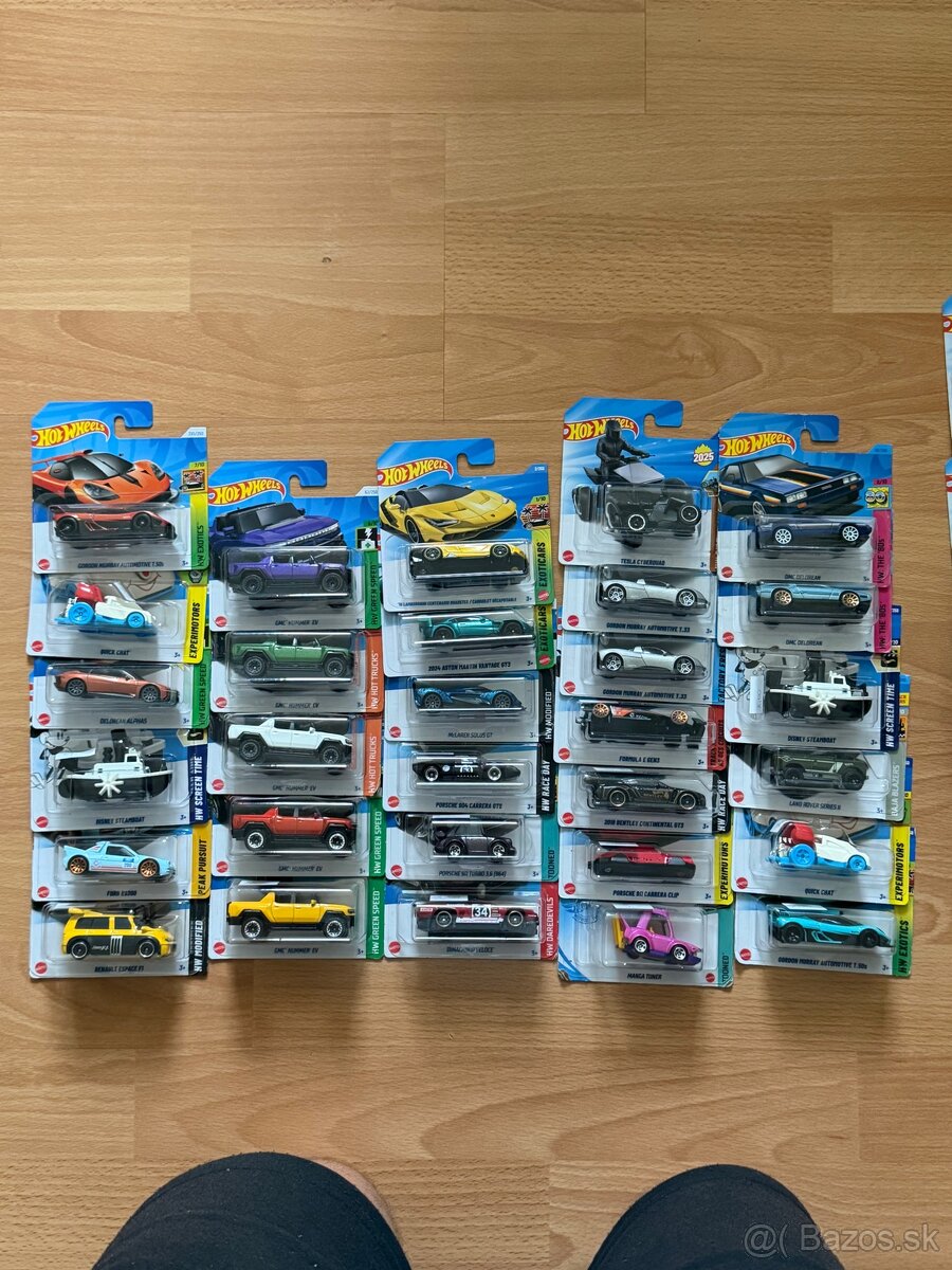 Hot wheels autíčka Mix - 5