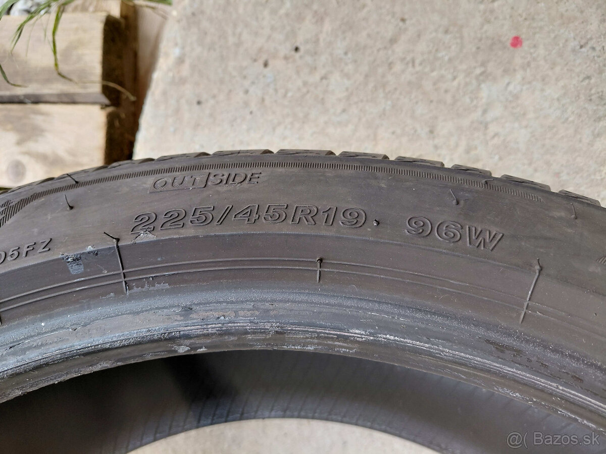 1x letna Bridgestone 225/45R19 - 5