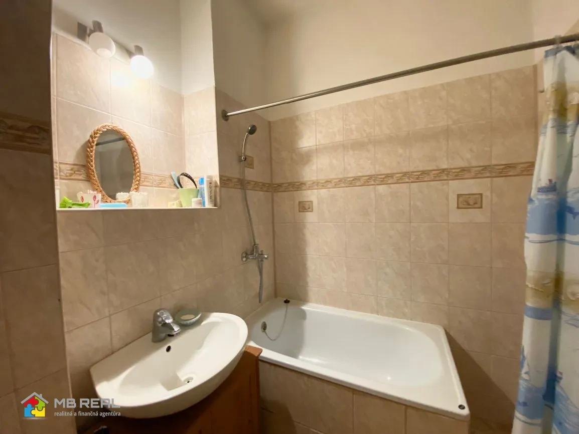 Jednoizbový byt s balkónom, Žiar nad Hronom, centrum, 40 m2 - 5