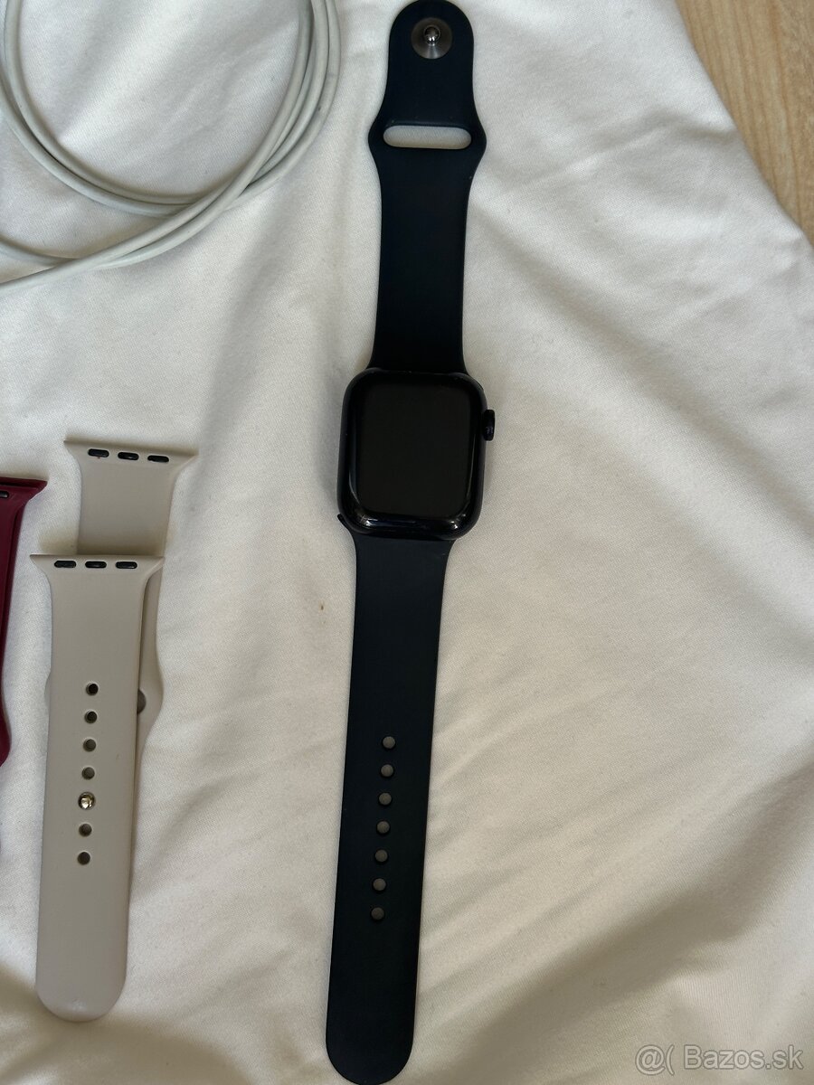 Apple Watch Series 7, 41 mm, GPS + Cellular, model MKHQ3FD/A - 5