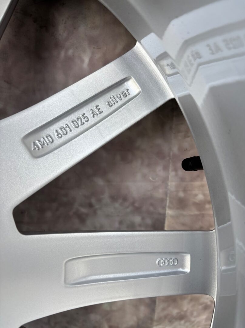 Zimní top sada Audi Q7 285/45R20 112V - 5