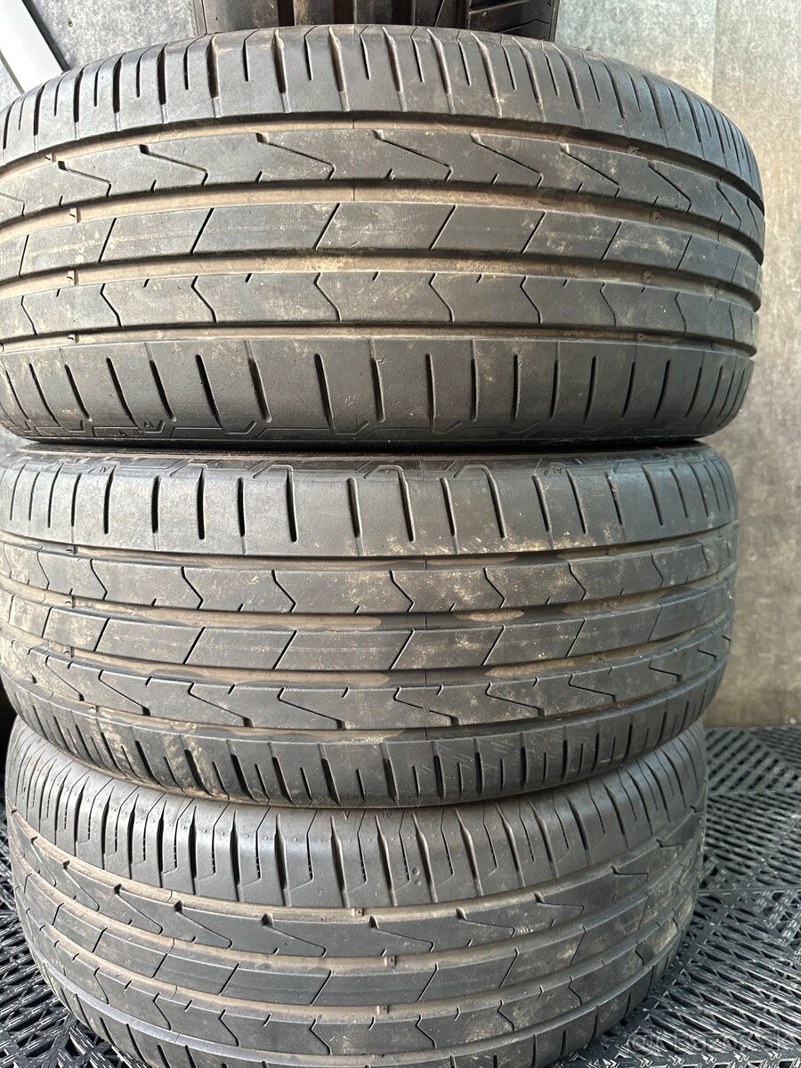 215/55 r17 hankook - 5