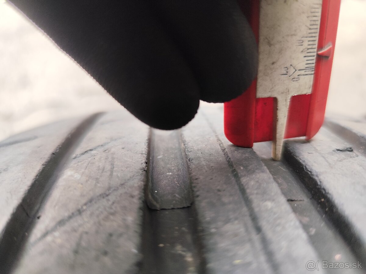 Letné pneu 205/40r17 - 5