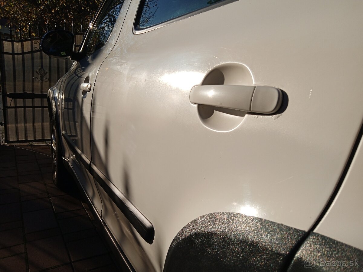 Predám škoda yeti 2.0 TDI cr 4x4 - 5