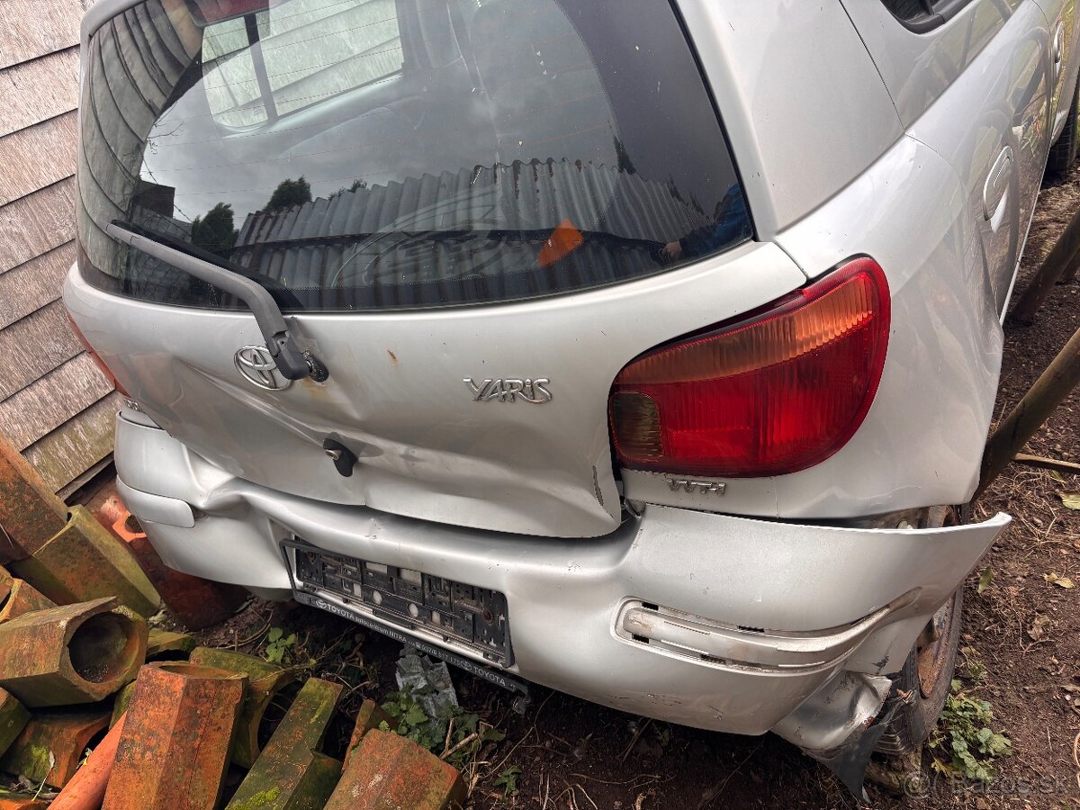 Toyota yaris 1.0 - 5