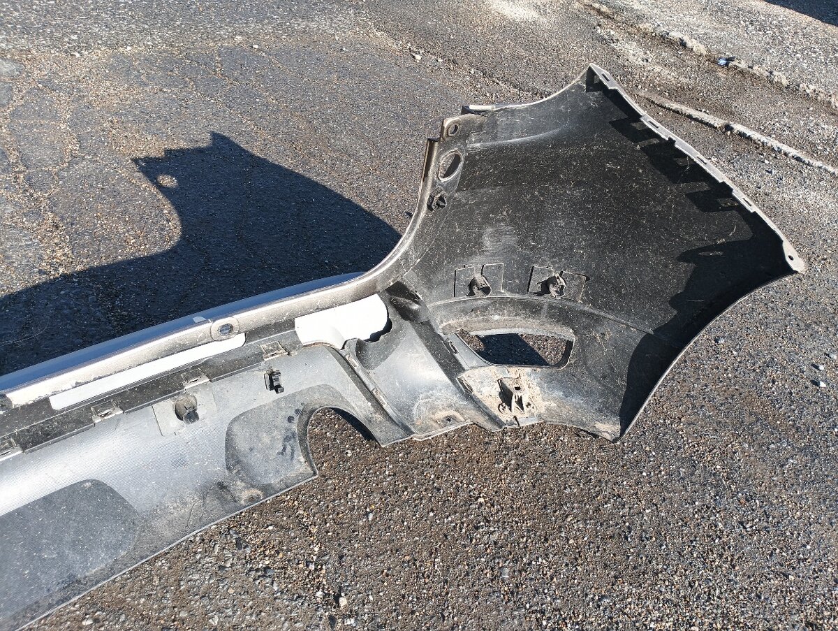 Zadný nárazník Dacia Duster 2 - 5