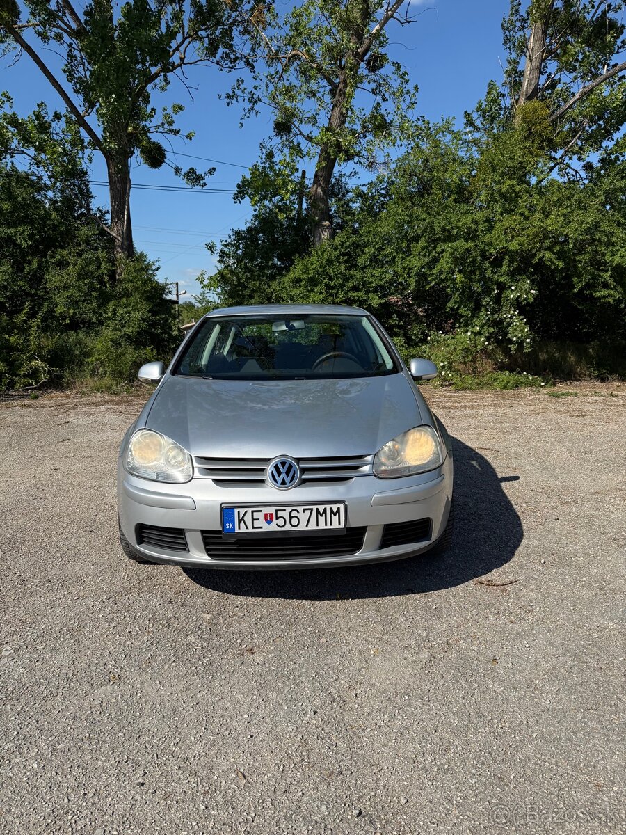 Volkswagen Golf V 1.6 Benzín 2008 - 5