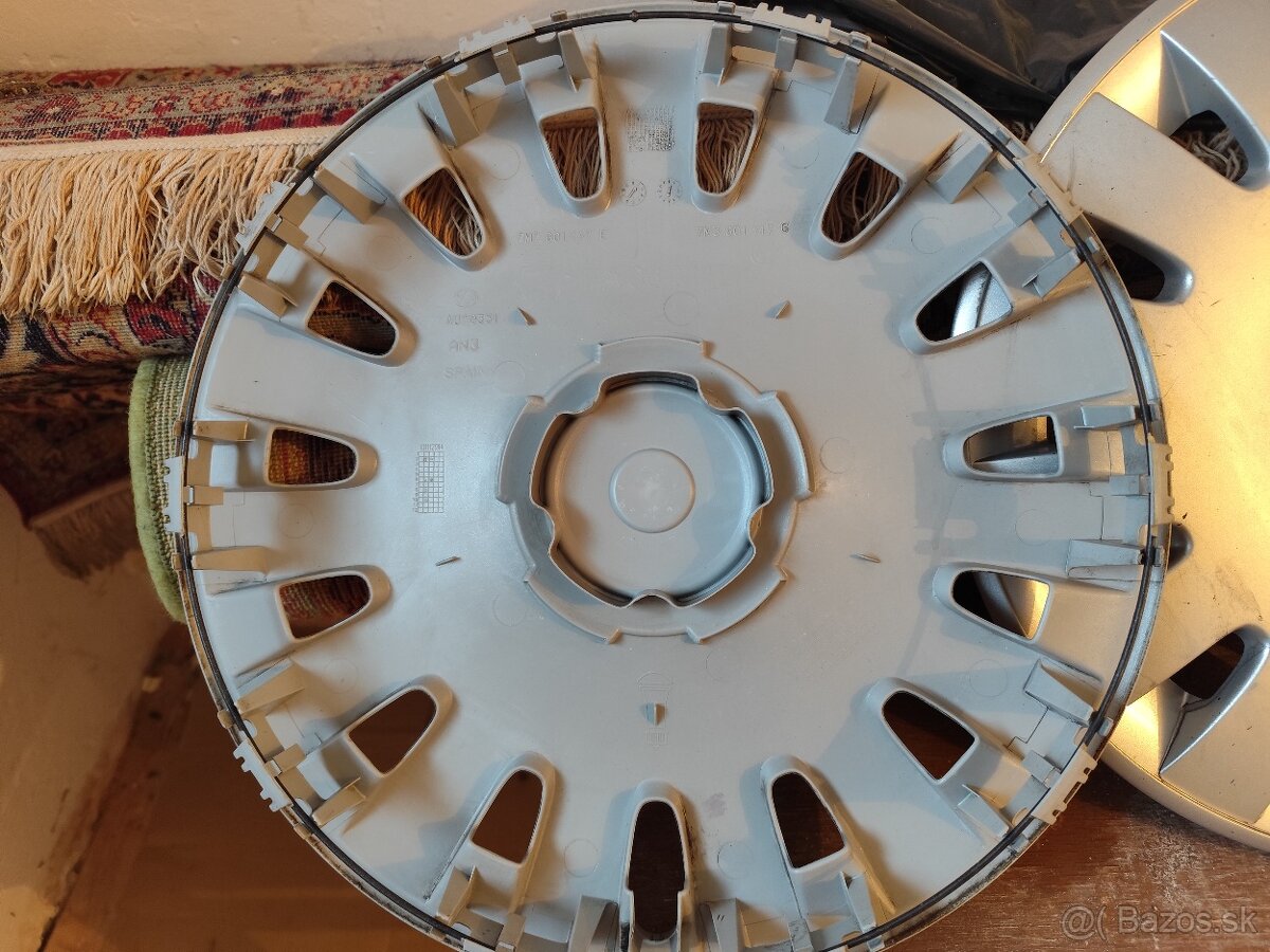 Predám 4 ks puklice VW R16" - 5