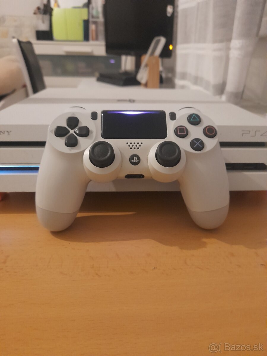 Predam PS4 PRO bielu ediciu - 5