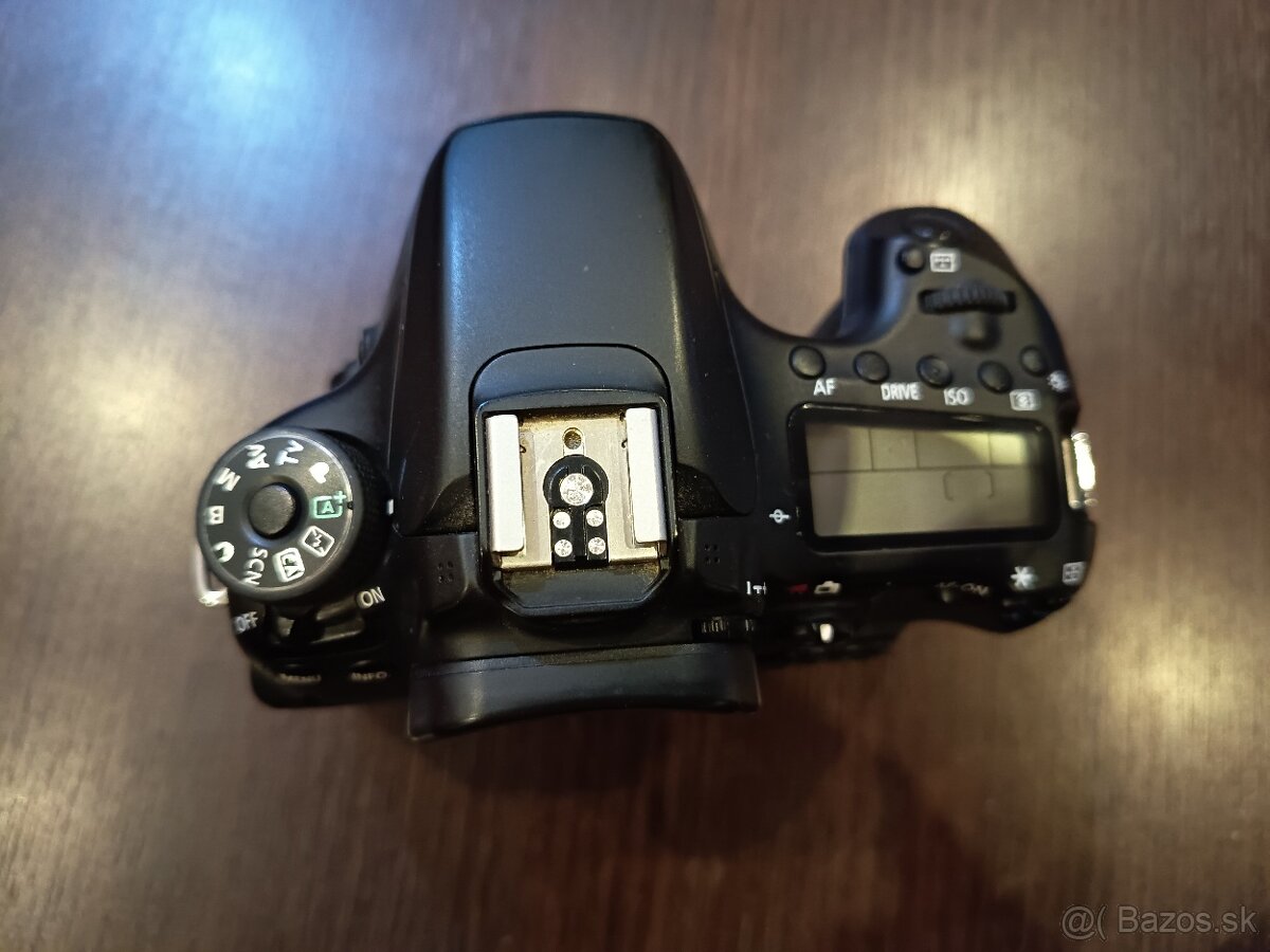 Predám nefunkčný Canon EOS 70D - 5