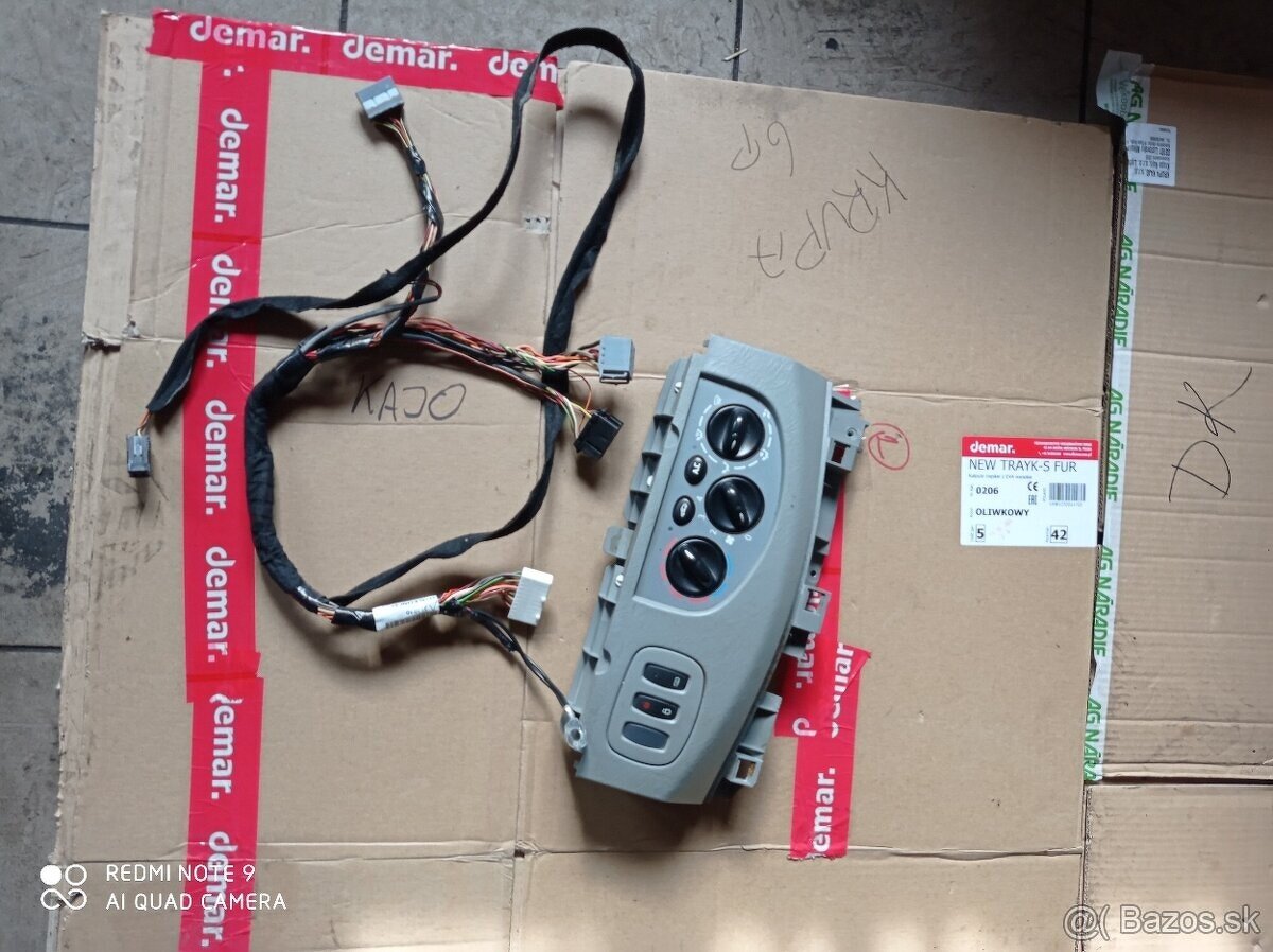 Rozpredám trafic vivaro 2010 2,5dti 107kw - 5