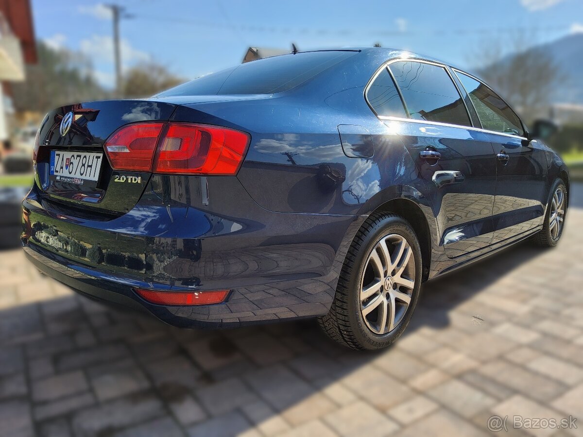 Volkswagen Jetta 2.0 TDI Highline 103kW - 5