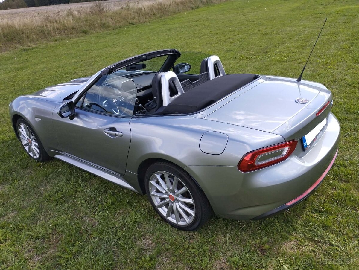 Fiat 124 Spider Kabriolet - 5