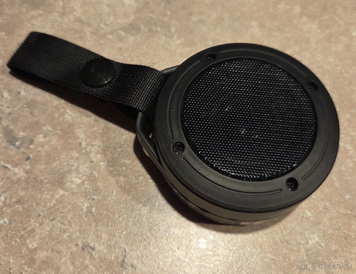 prenosný Bluetooth reproduktor s pútkom - 5
