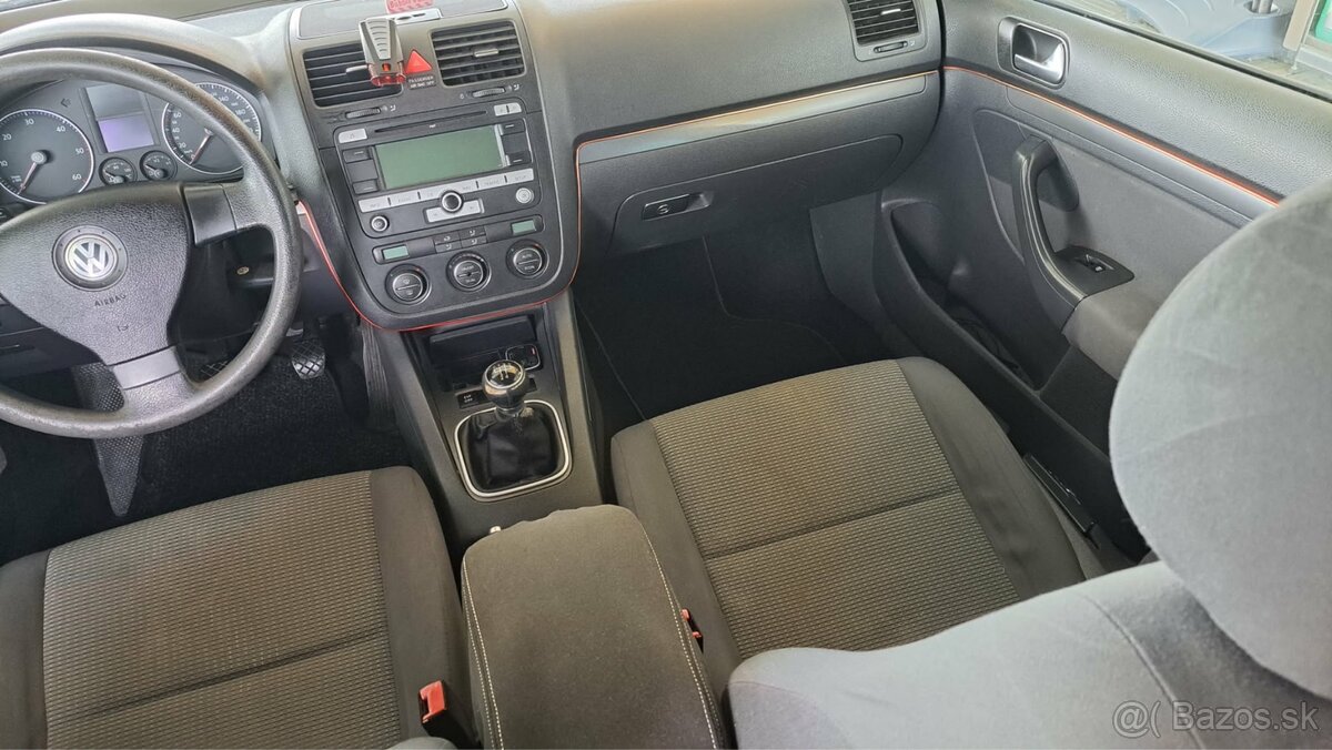 Volkswagen Golf - 5