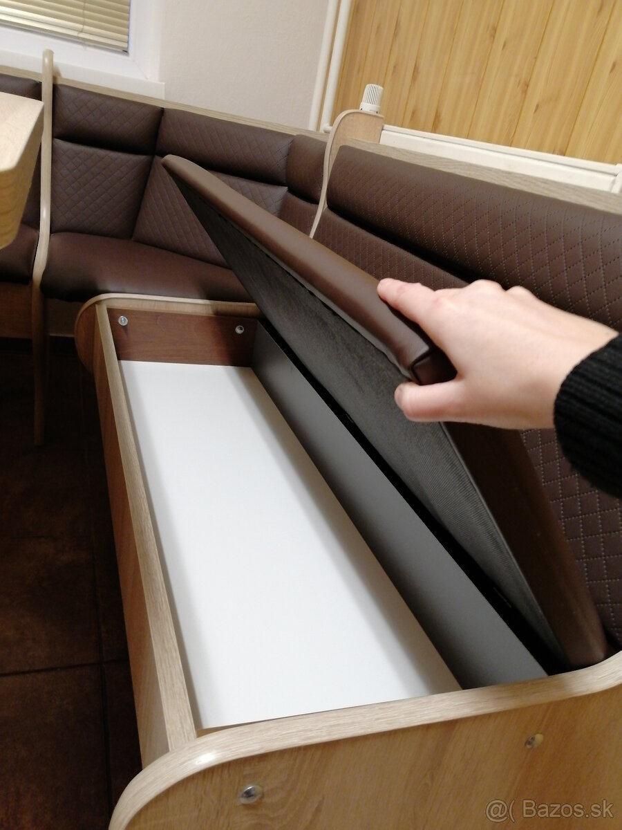 Na predaj jedálenský stôl s lavicou - 5