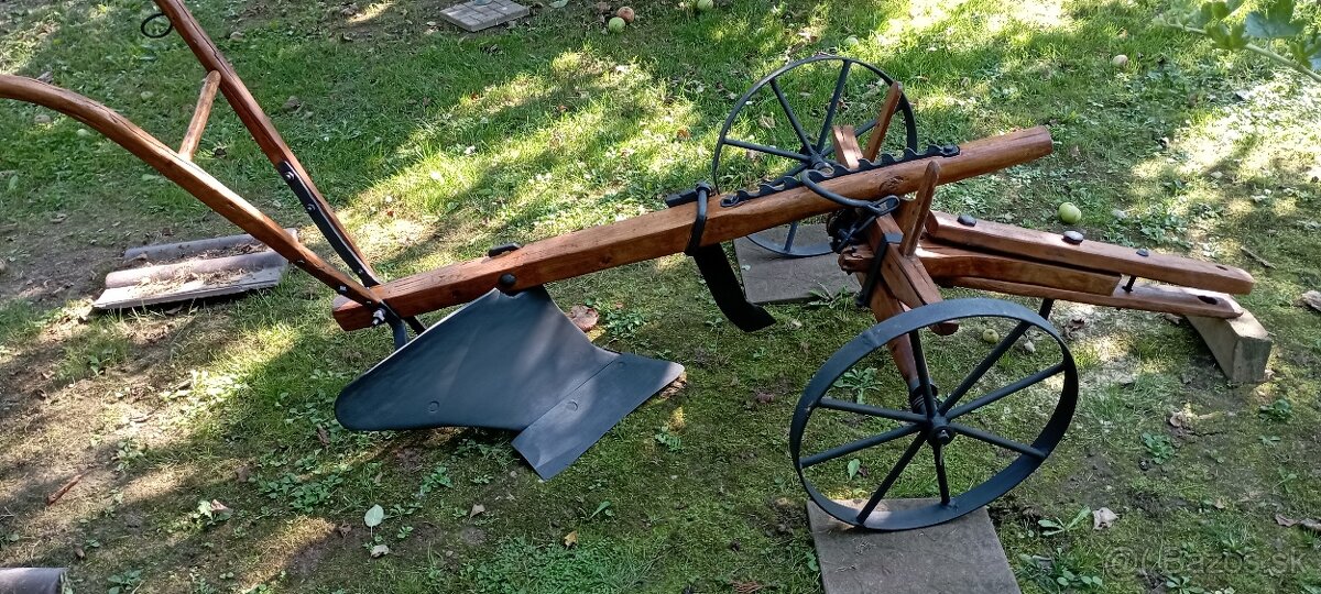 Starý drevený konský pluh 3 - 5