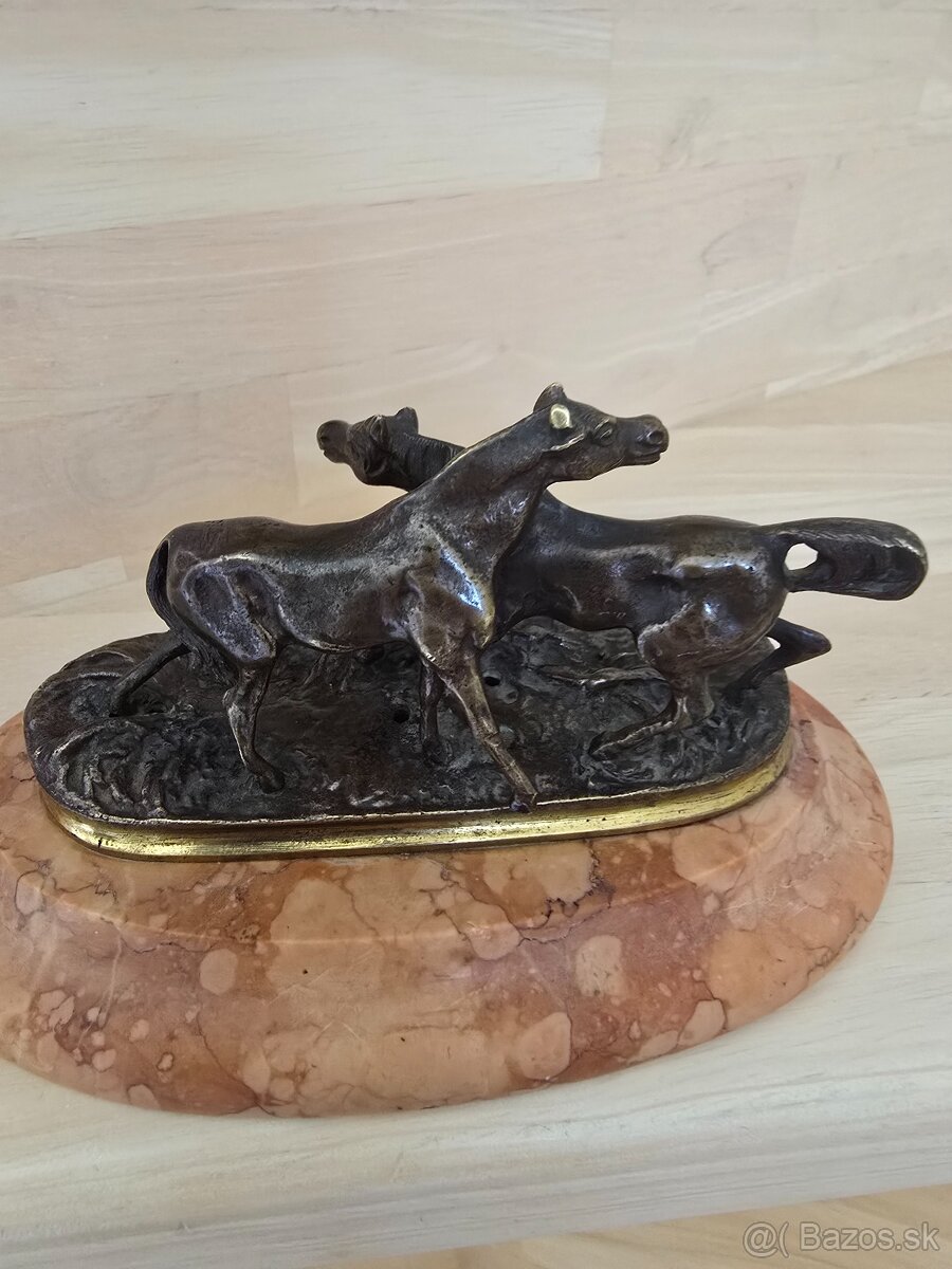 Bronzová socha kone - 5