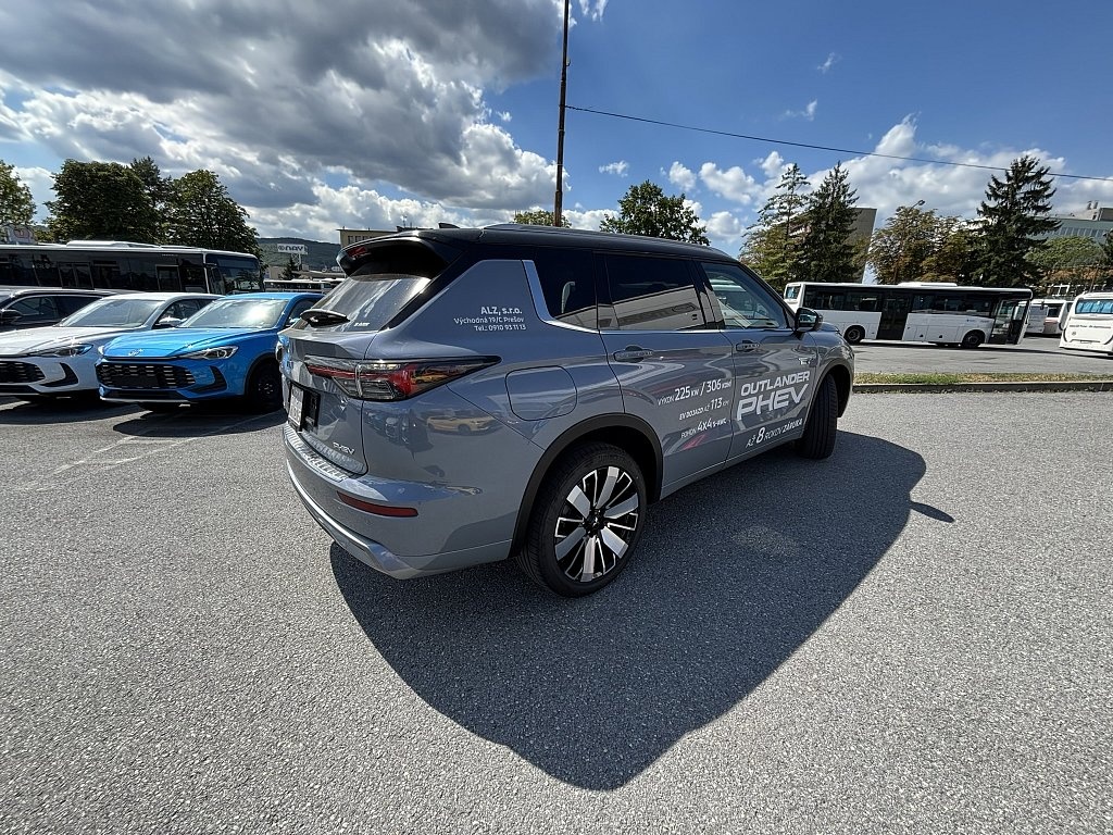 Mitsubishi Outlander PHEV INSTYLE 4x4 - 5