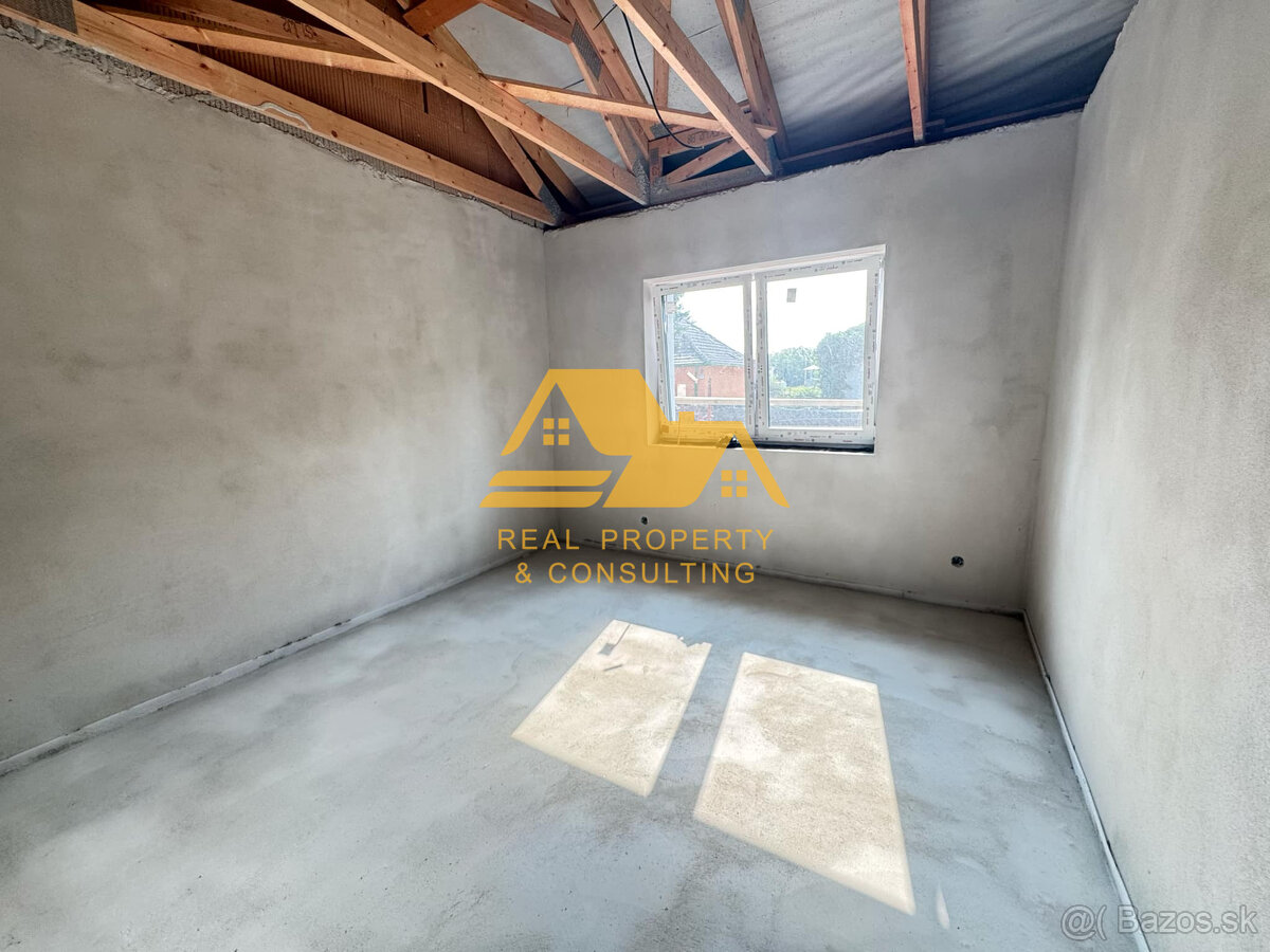 Predám novostavbu v radovej zástavbe v obci Selice - 5